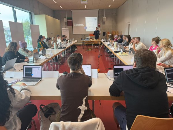 KI in der offenen Kinder- und Jugendarbeit KI in der offenen Kinder- und Jugendarbeit